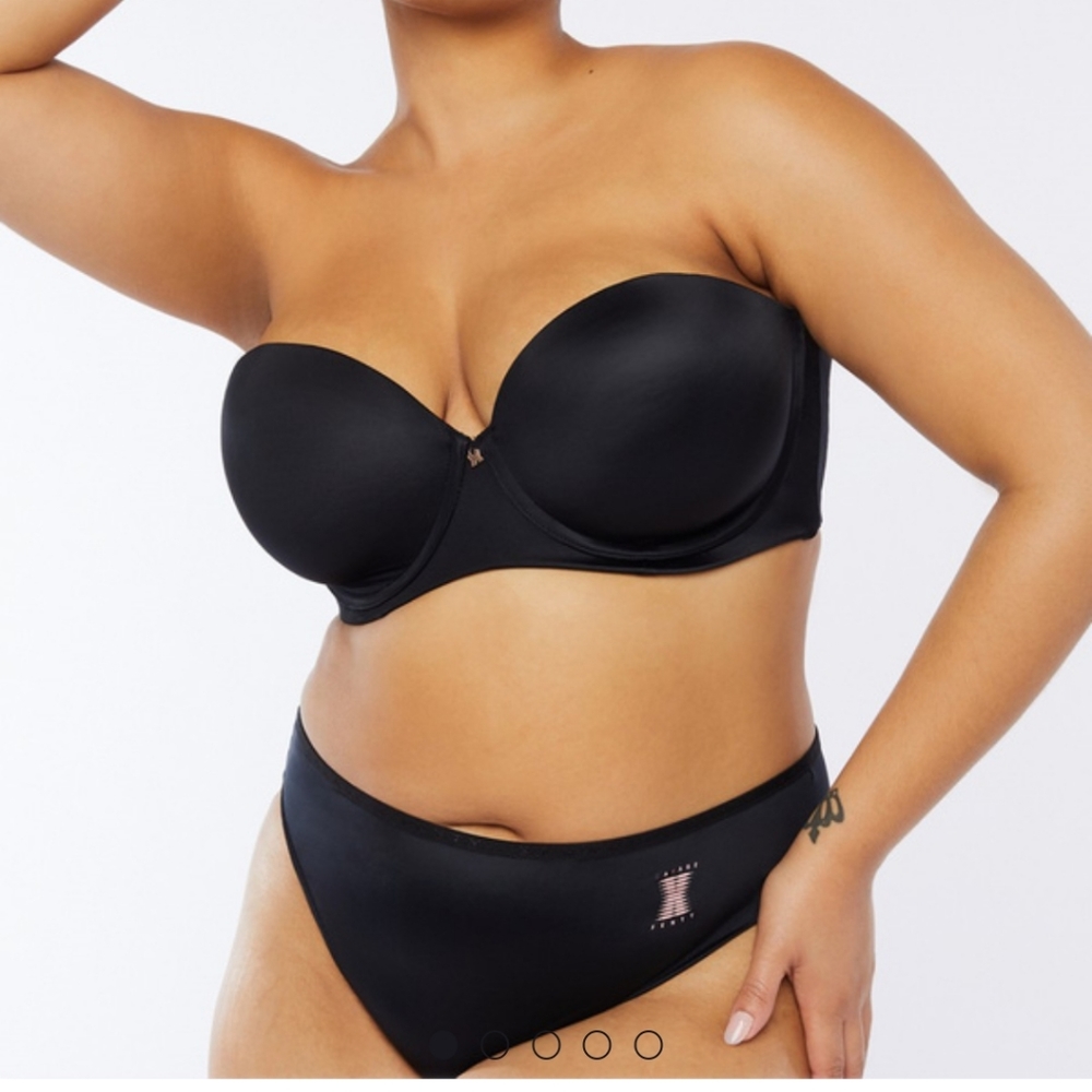 SavageXFenty strapless bra